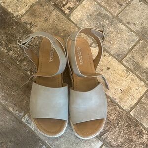 Soda Women's Light Gray Sandals